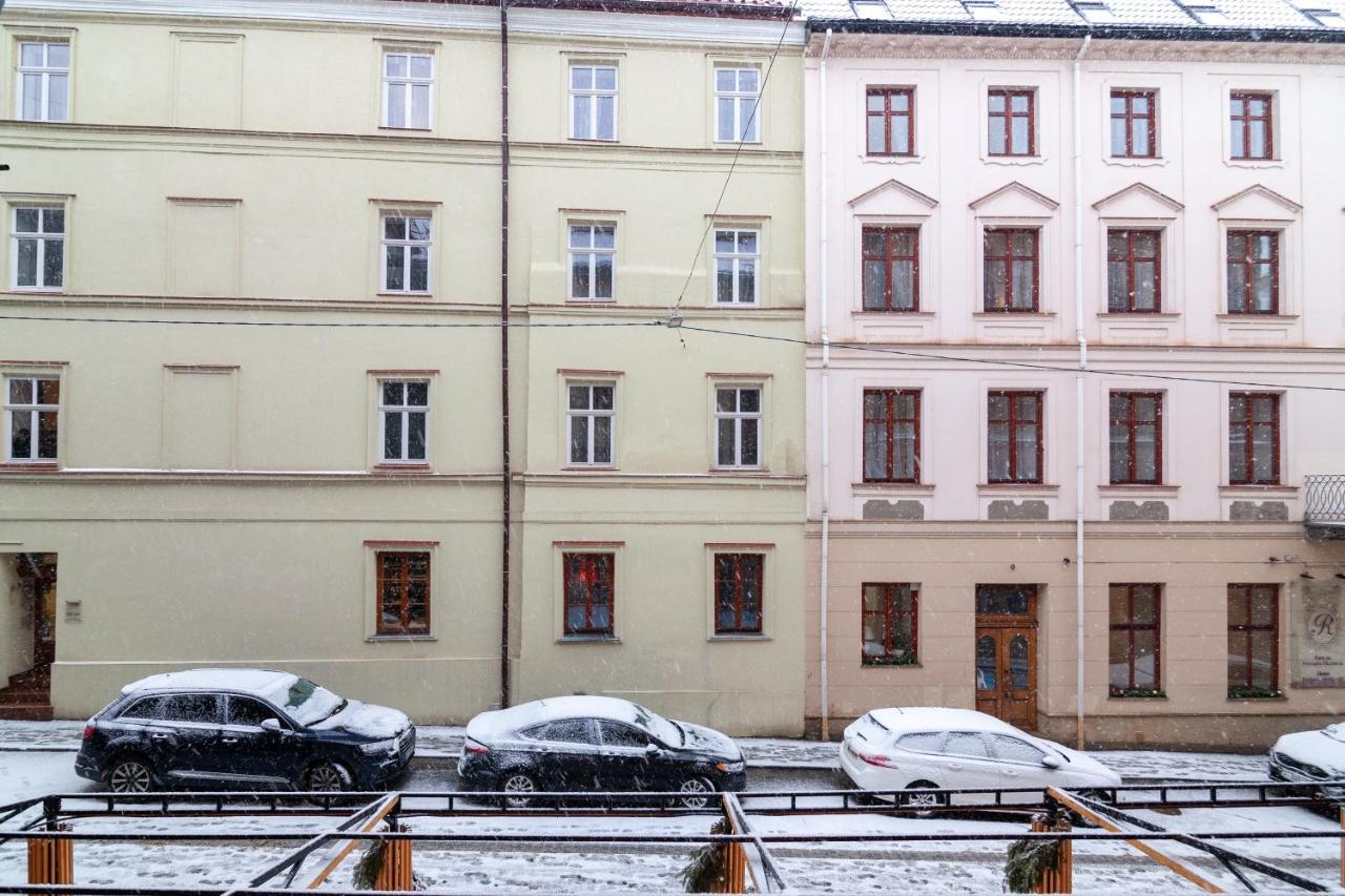 Romari Площа Міцкевича Lviv Buitenkant foto