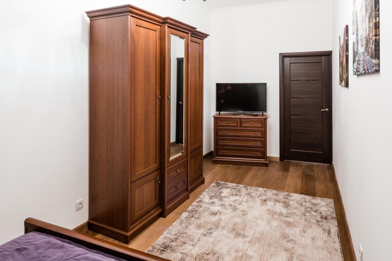 Romari Площа Міцкевича Lviv Buitenkant foto
