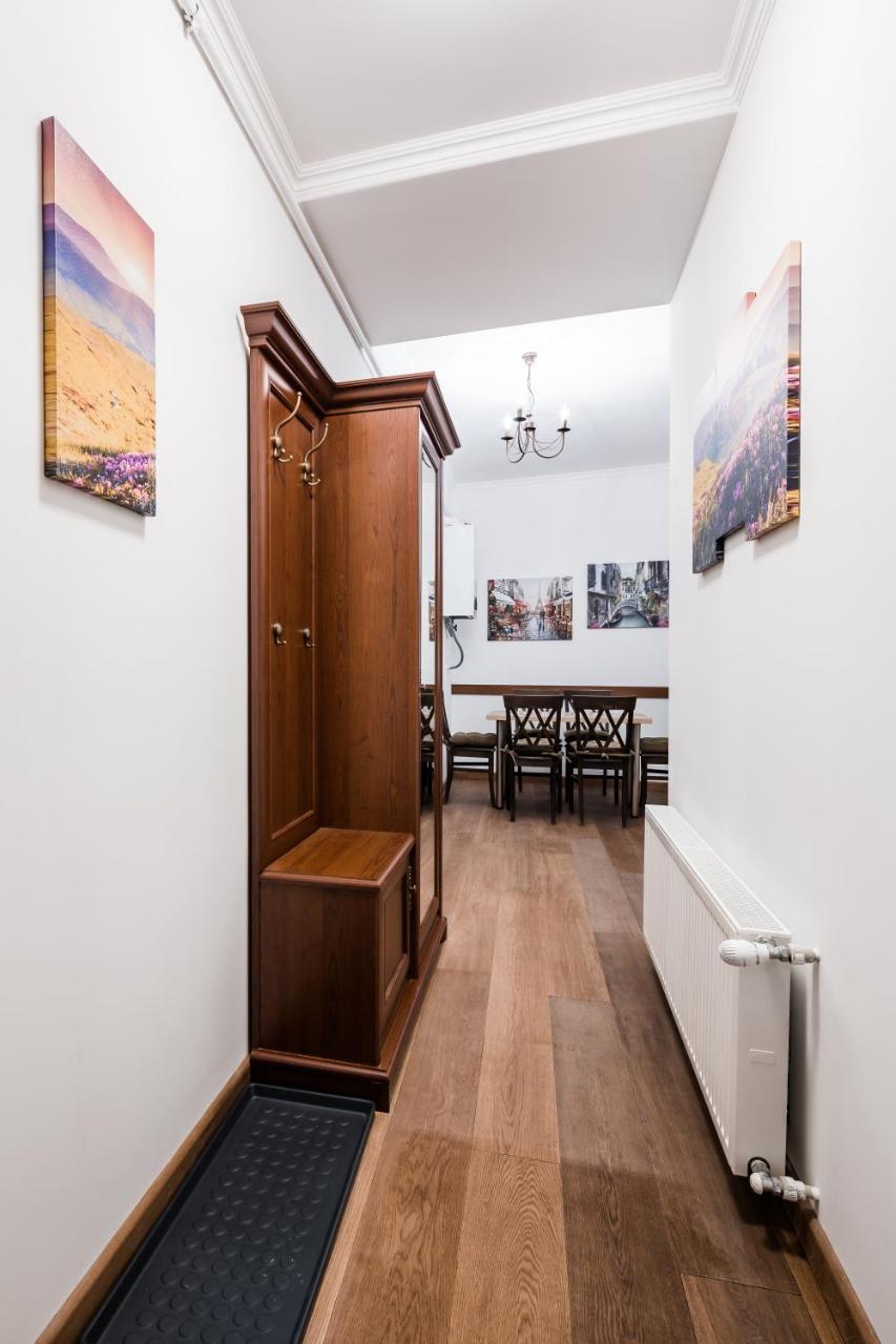 Romari Площа Міцкевича Lviv Buitenkant foto